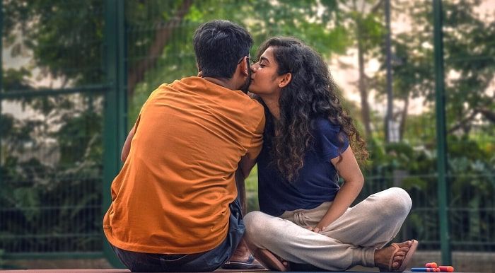 pequenas coisas-web-series-poster.jpg